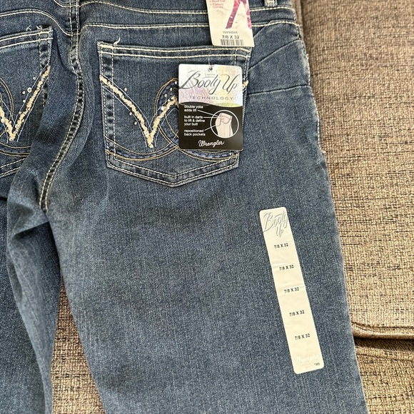 Wrangler Mae booty up jeans - Picture 9 of 9